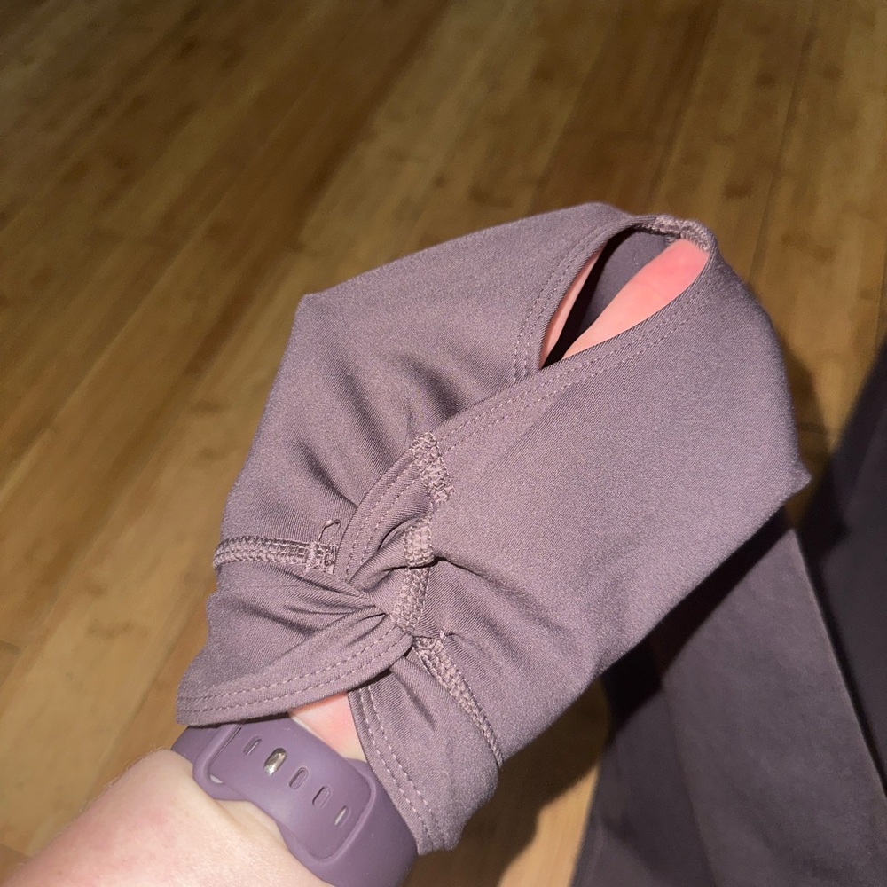 2 for $25 Bundle! Under Armour Plum Performance Leggings - Picture 3 of 3